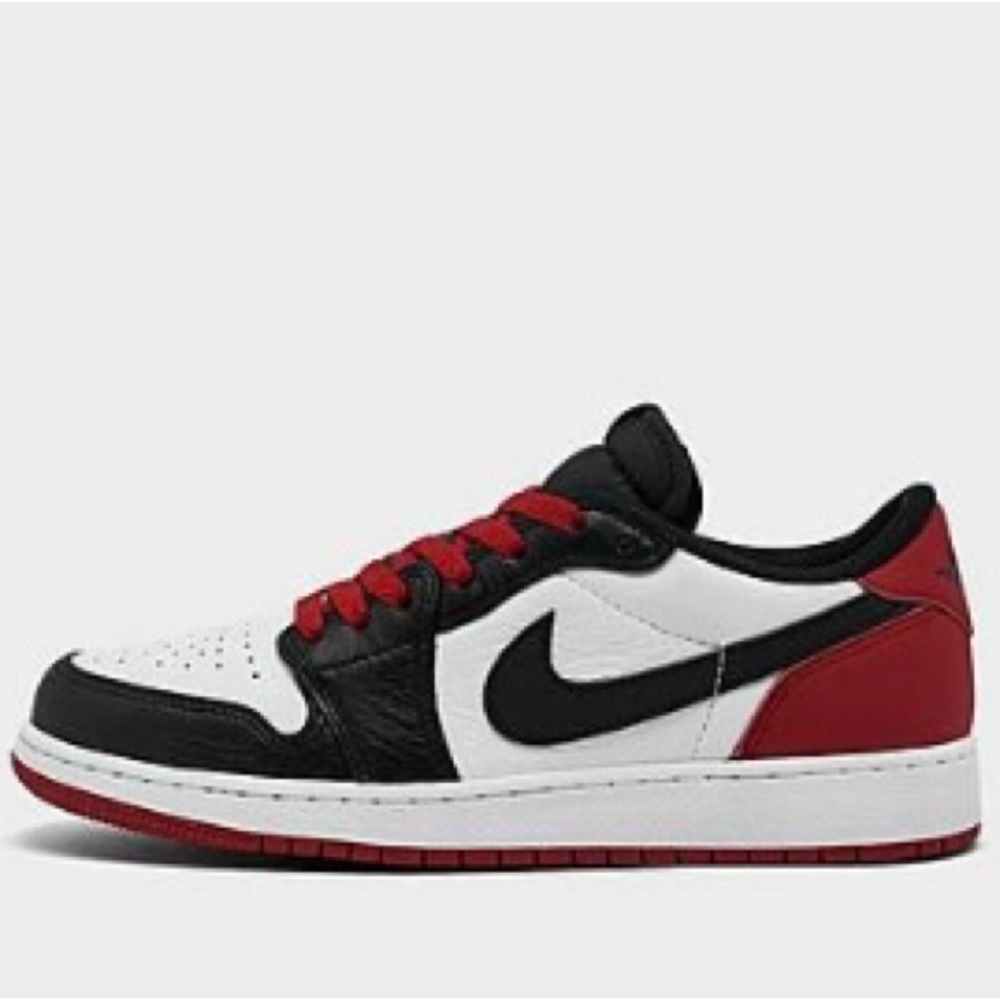 Nike Air Jordan 1, Low OG boys sneaker size 4.5, shoes worn once!!! RARE…